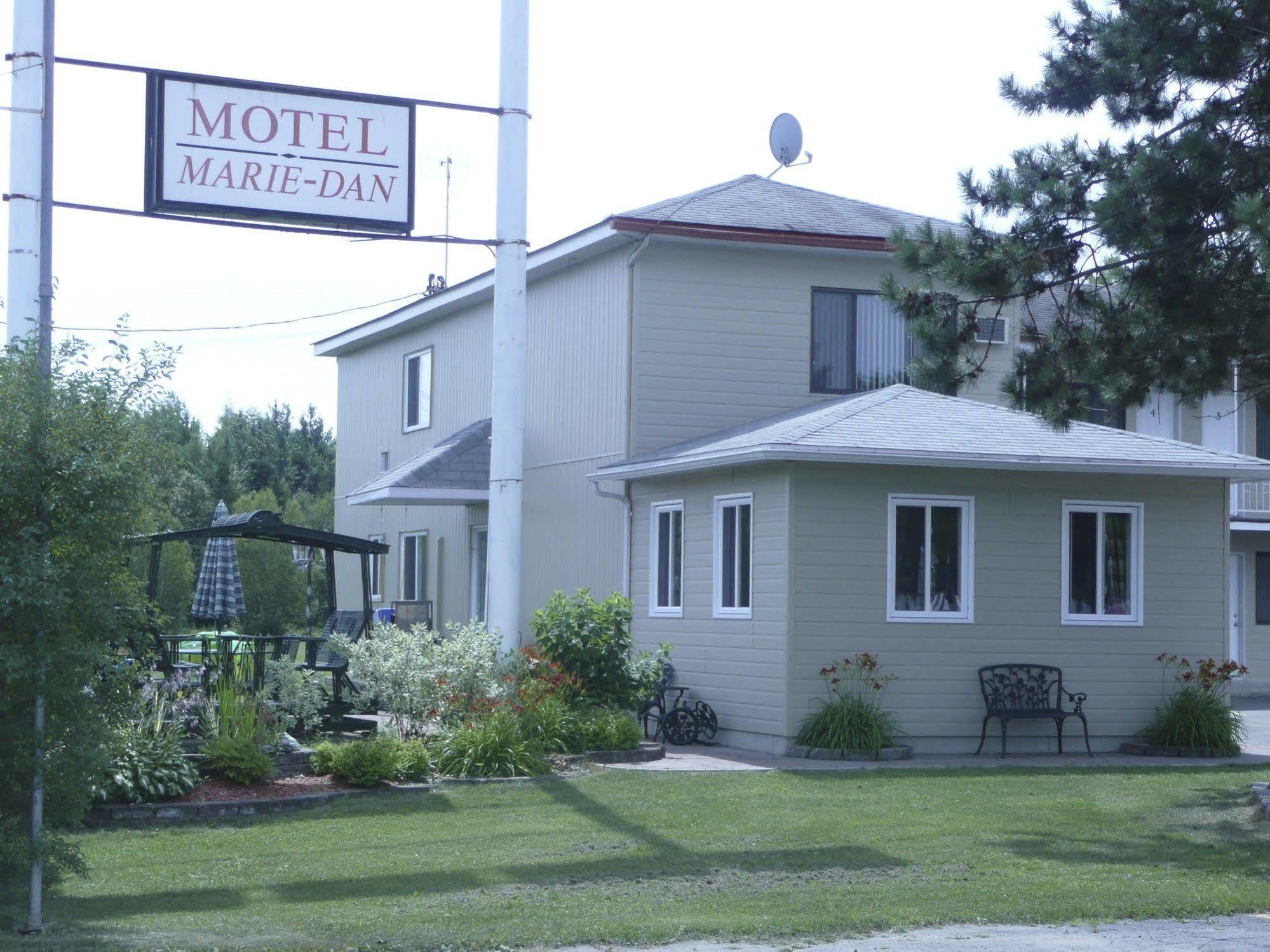 Motel Marie-Dan Sainte-Eulalie Экстерьер фото