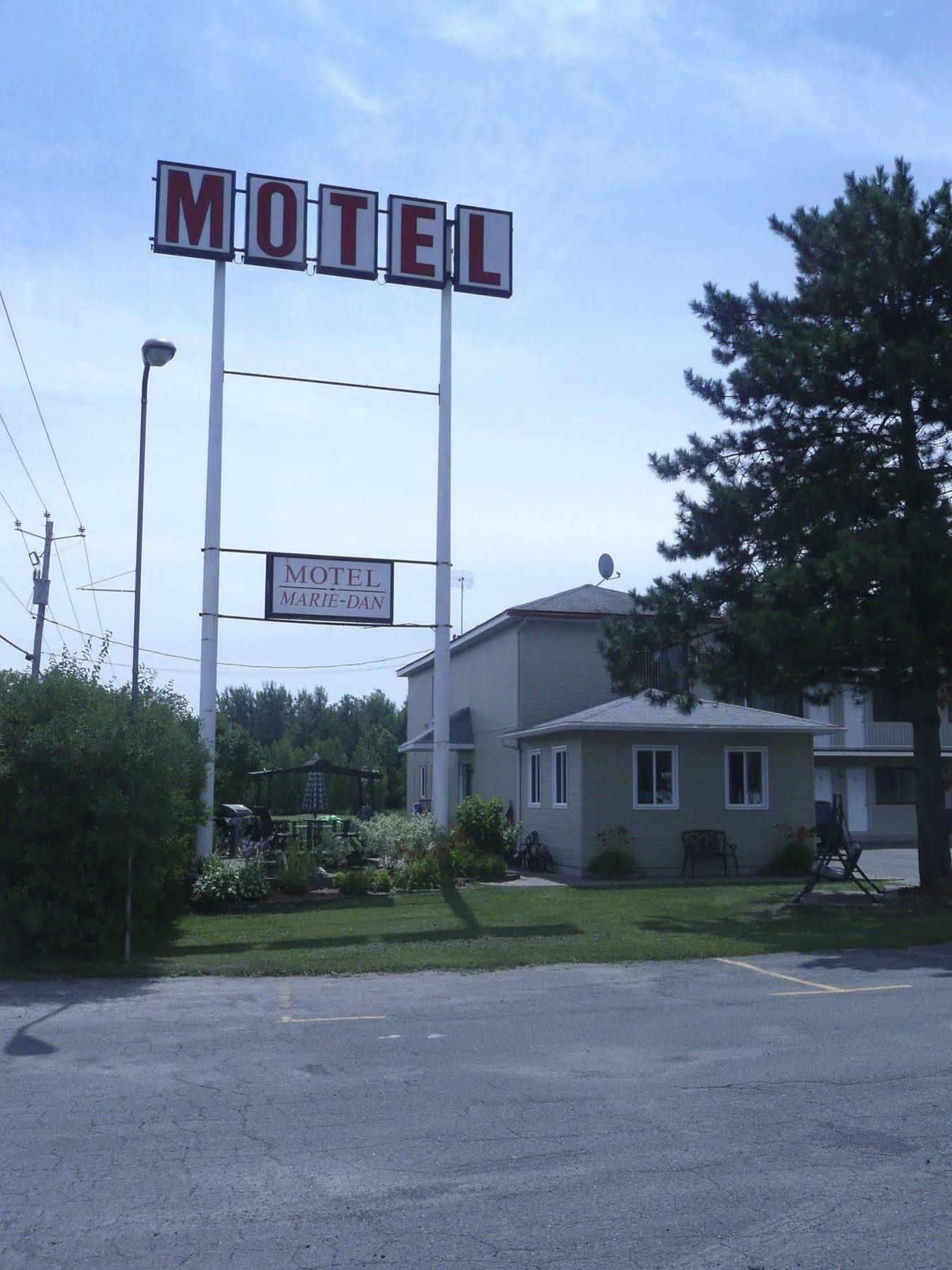 Motel Marie-Dan Sainte-Eulalie Экстерьер фото